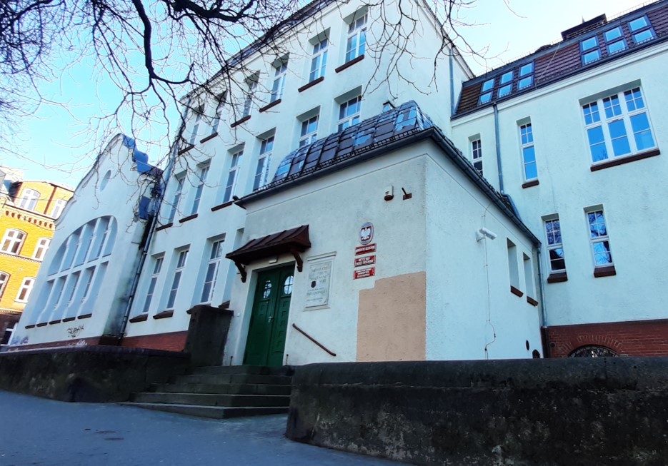 Szkola-Doktorska-Uniwersytetu-Szczecinskiego-wejscie-glowne