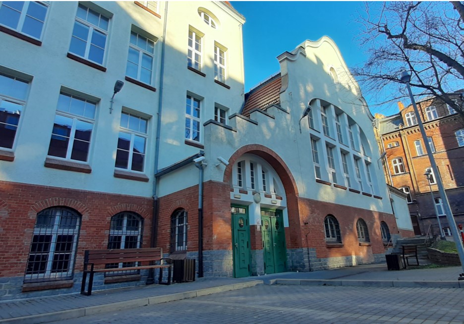 Szkola-Doktorska-Uniwersytetu-Szczecinskiego-wejscie-tylne